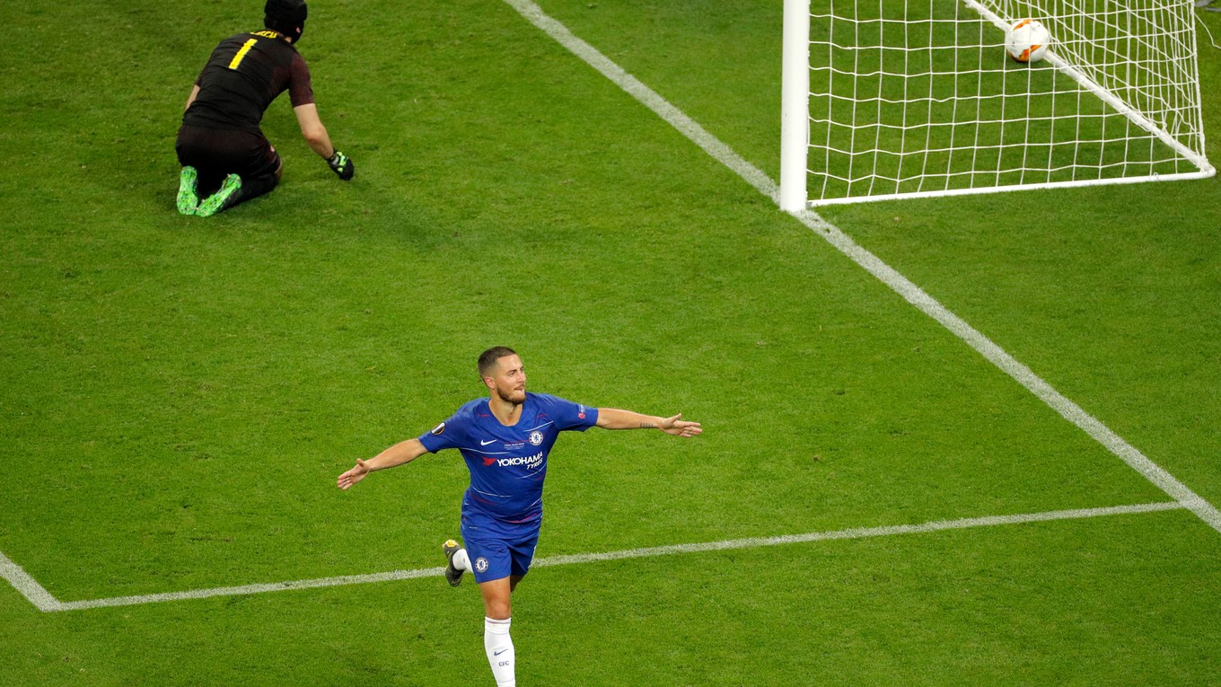 Eden Hazard (dole) oslavuje gól vo finále Európskej ligy 2018/2019.