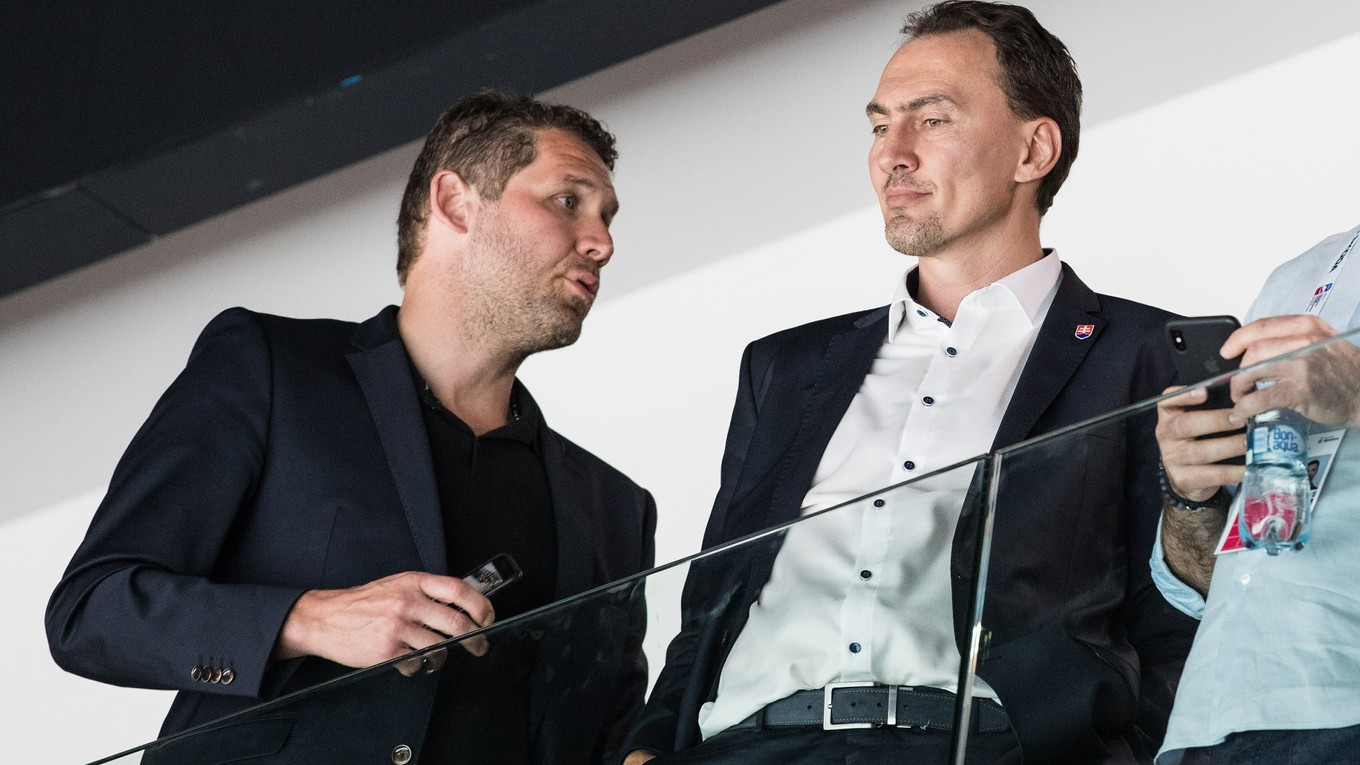 Miroslav Šatan (vpravo) a Ján Lašák počas zápasu o 3. miesto Rusko – Česko na MS v hokeji 2019.