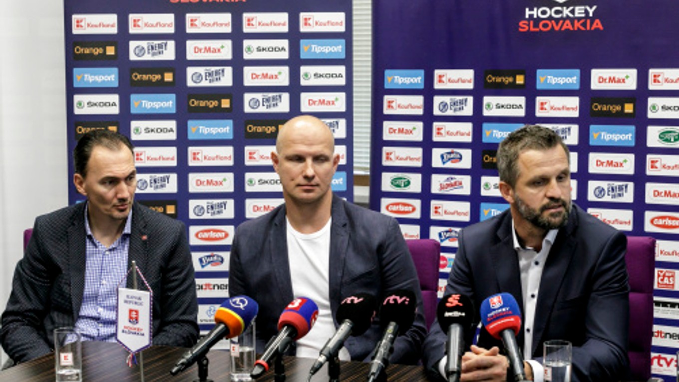 Zľava: Miroslav Šatan, Martin Štrbák a Róbert Petrovický.