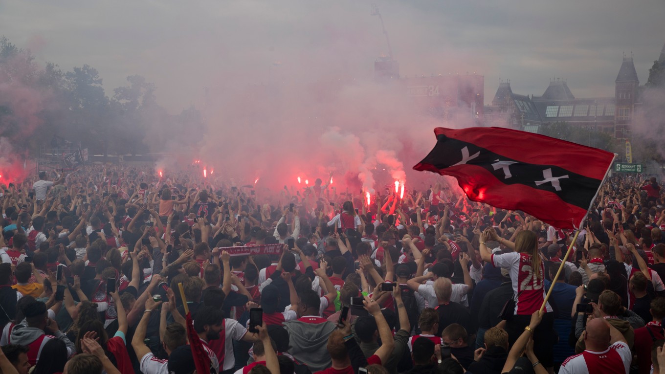 Fanúšikovia Ajaxu Amsterdam.