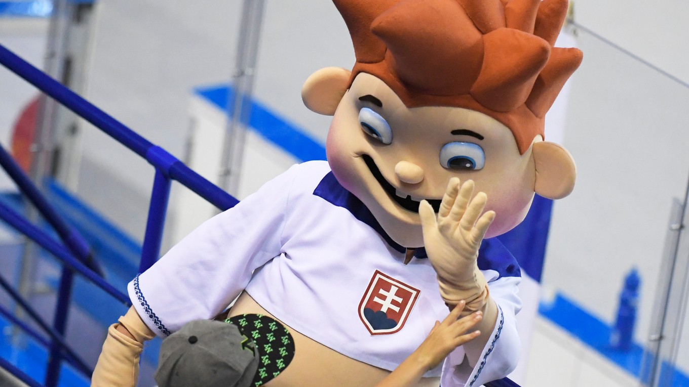 Maskot Pacho na Majstrovstvách sveta v hokejbale v Košiciach.