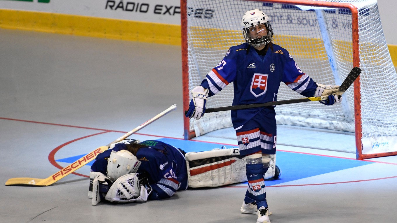 Slovenské hokejbalistky.