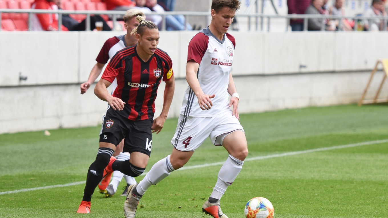 Vľavo Macario Hing-Glover, archívna fotografia.