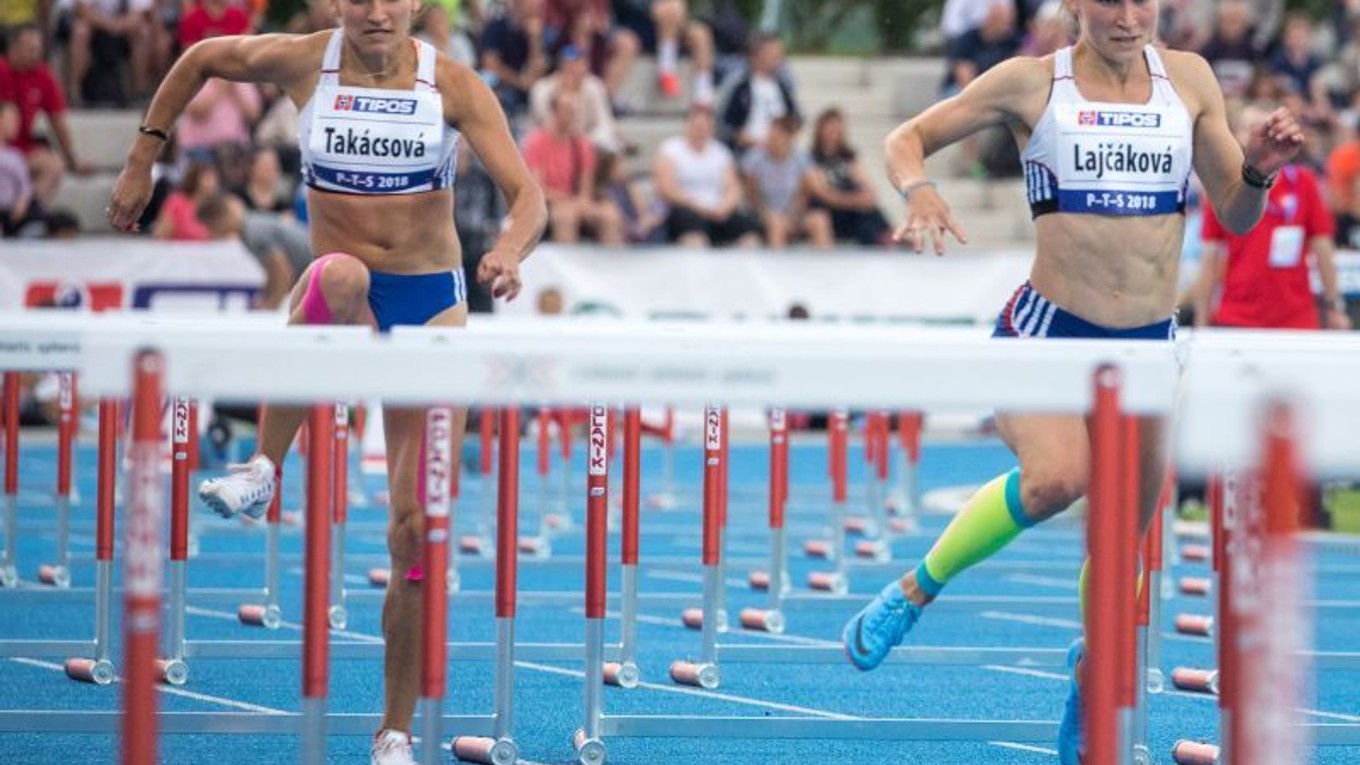 Zľava: Slovenské reprezentantky Simona Takácsová a Stanislava Lajčáková.