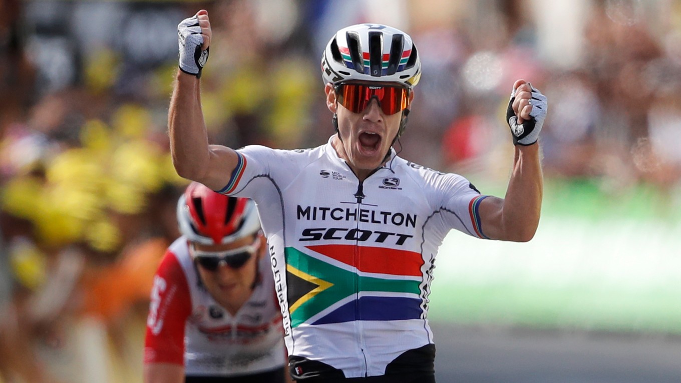 Daryl Impey sa teší z víťazstva v 9. etape Tour de France 2019.