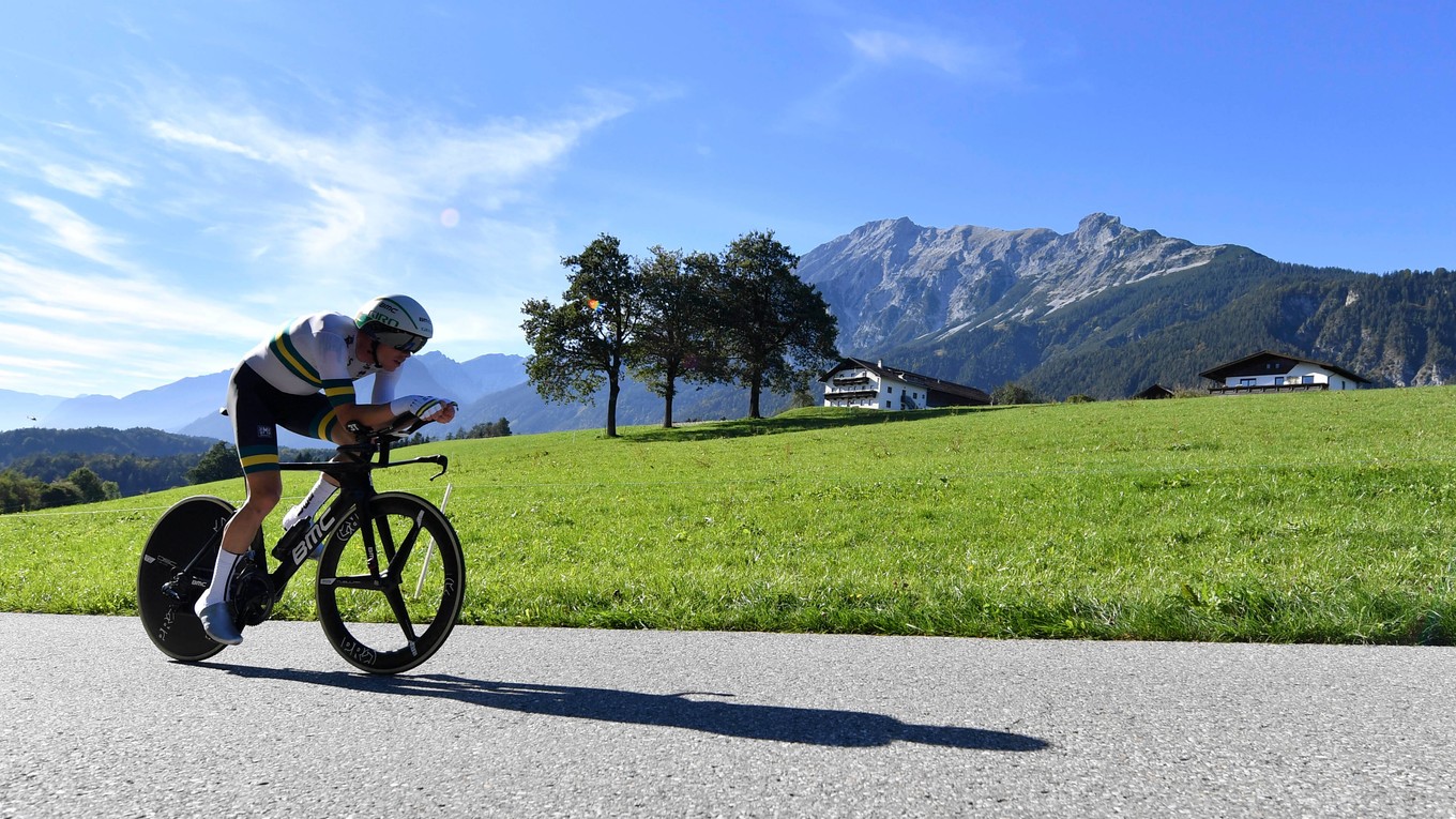 Rohan Dennis na trati časovky mužov Elite na 52,5 km  v rakúskom Innsbrucku 26. septembra 2018.