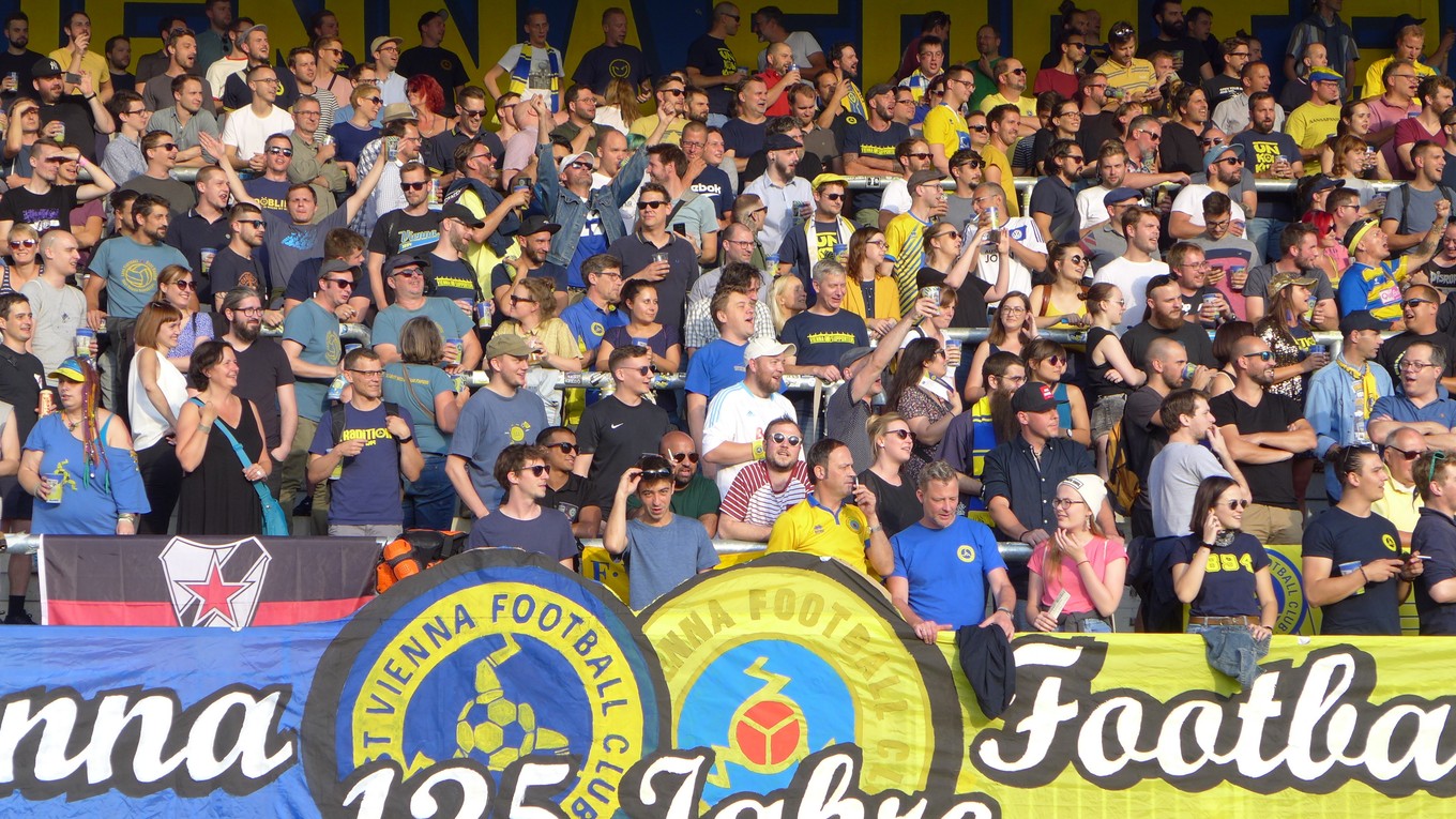 Fotografia zo zápasu First Vienna FC 1894 a 1. FC Union Berlín.