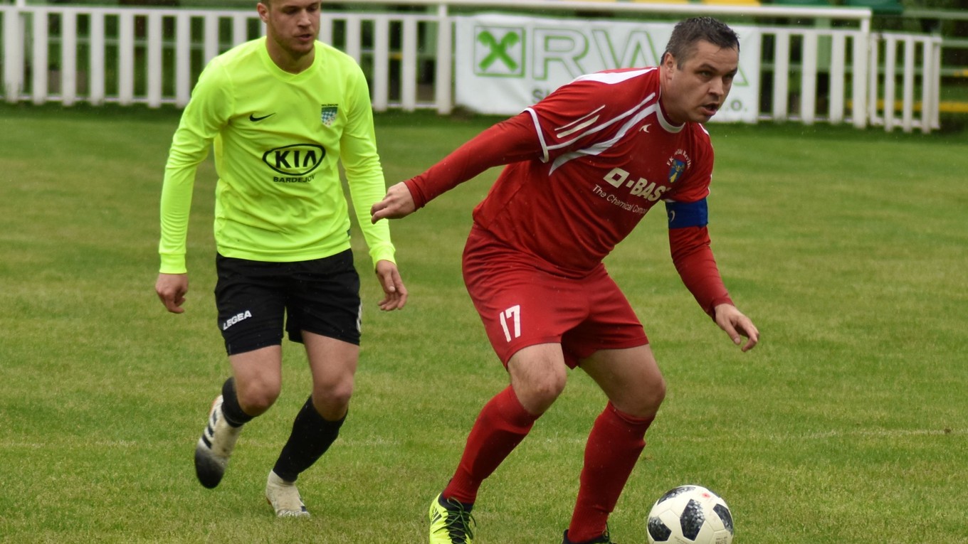 V tíme Veľkých Revíšť zostal skúsený stredopoliar Tomáš Krochta (vpravo).