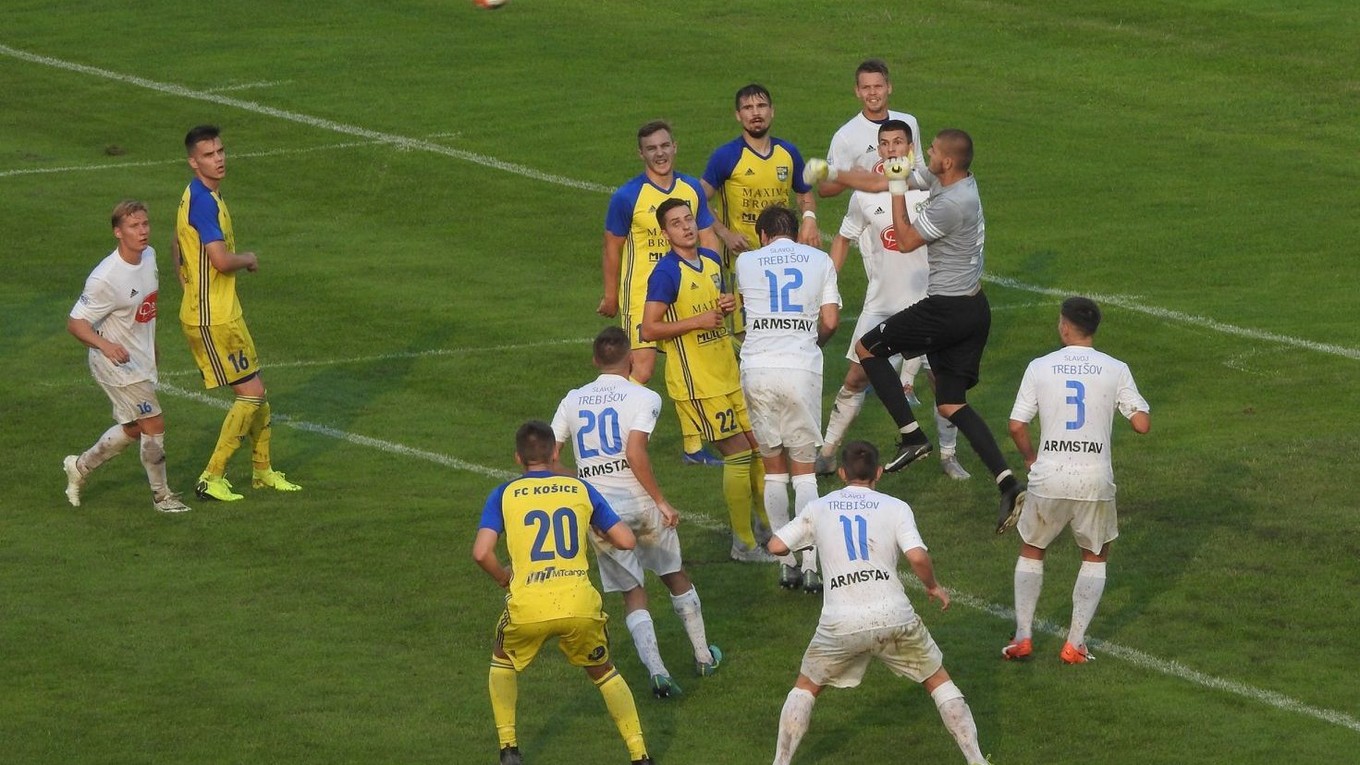 Atraktívne derby FC Košice s Trebišovom víťaza nemalo, zrodila sa v ňom remíza 2:2.