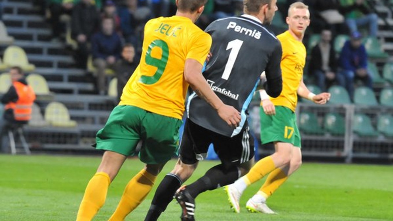 V minulej sezóne chytal Perniš v bratislavskom Slovane. V lete však zamieril d gréckej ligy.