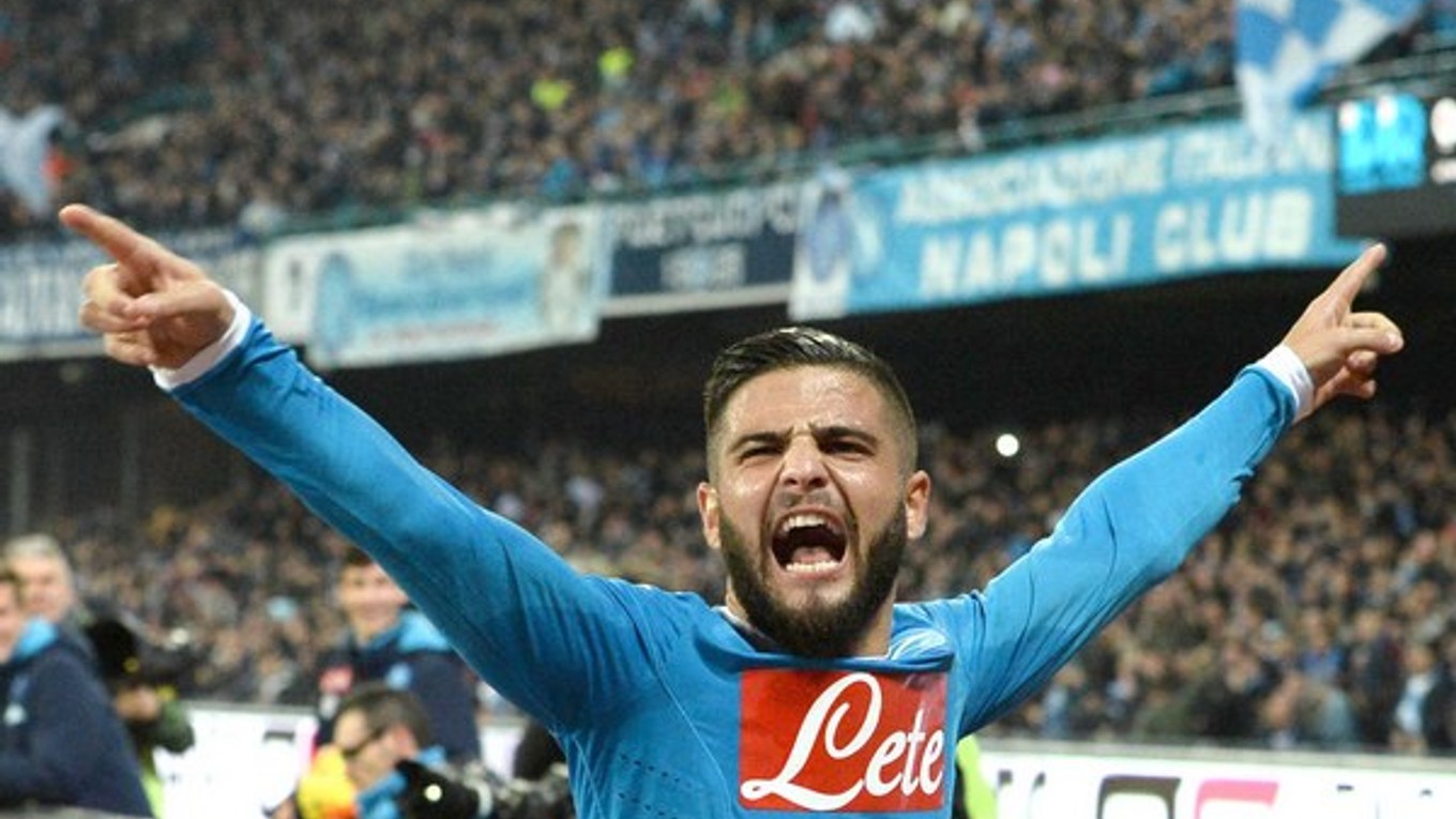 Lorenzo Insigne strelil jediný gól Neapola v zápase proti AC Miláno.