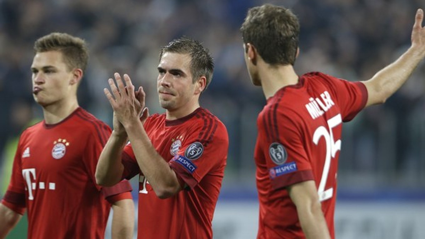 Lahm (v strede) je symbolom klubovej oddanosti a synonymom neuveriteľnej spoľahlivosti na ihrisku.