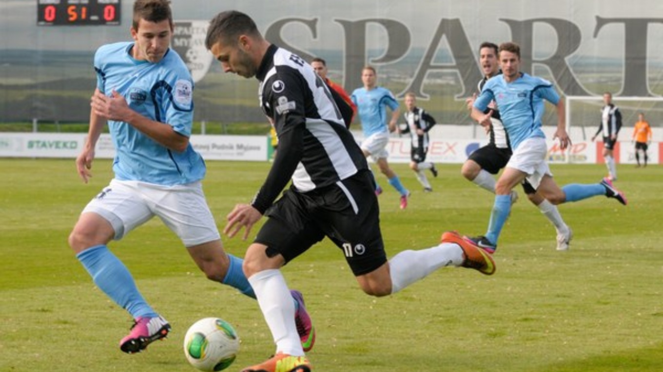 Dubeň (vľavo) si zahral v drese Nitry aj najvyššiu súťaž.