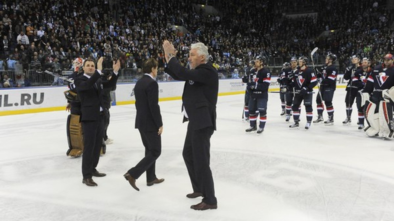 Miloša Říhu (uprostred) hokej znova baví.