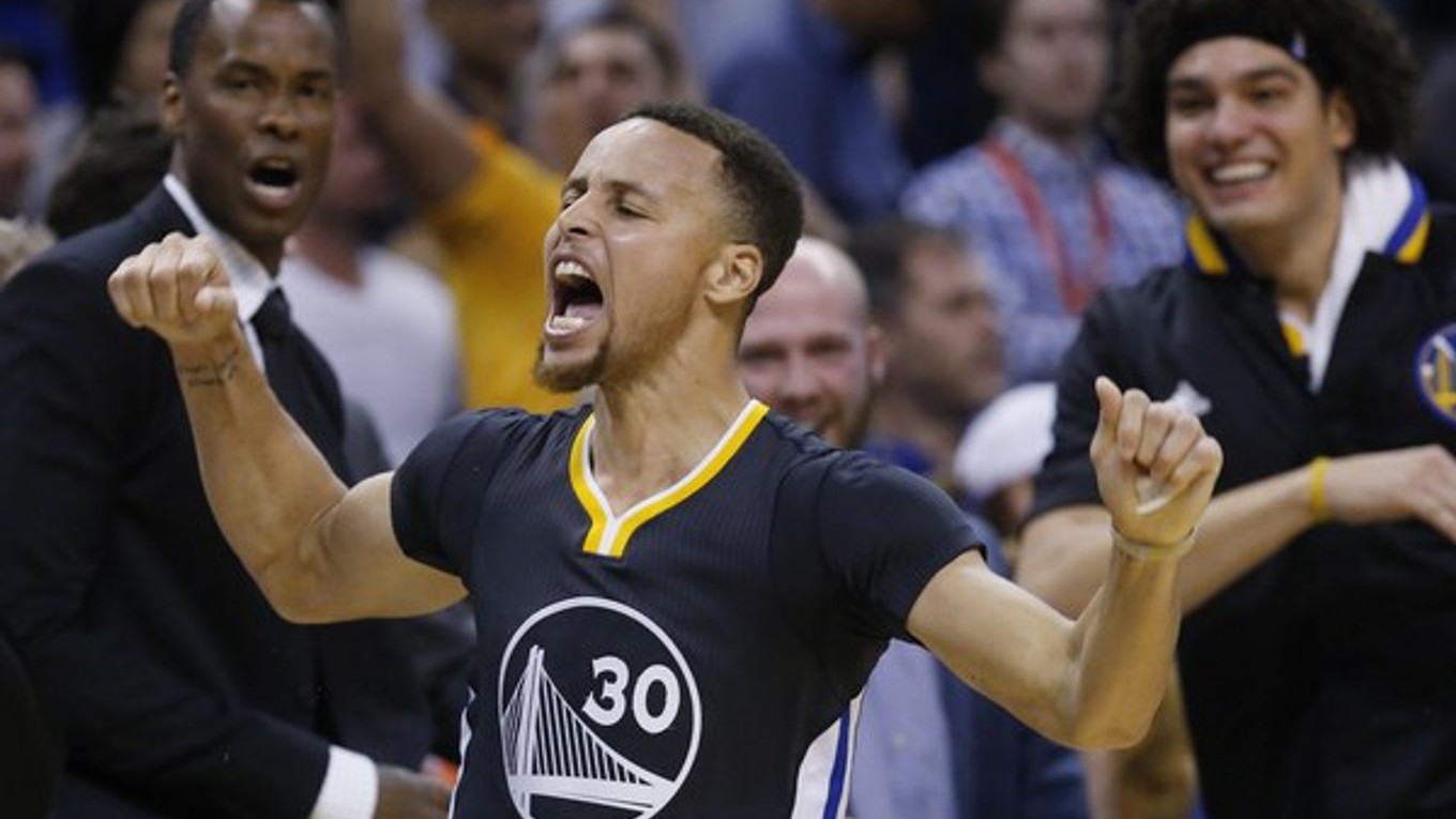 Stephen Curry je aktuálne asi najväčšou hviezdou NBA.