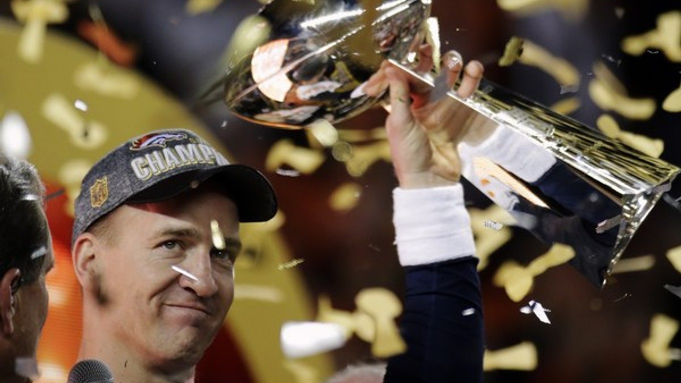 Americké publikum miluje svojich športových hrdinov. A Peyton Manning do tejto kategórie rozhodne patrí.