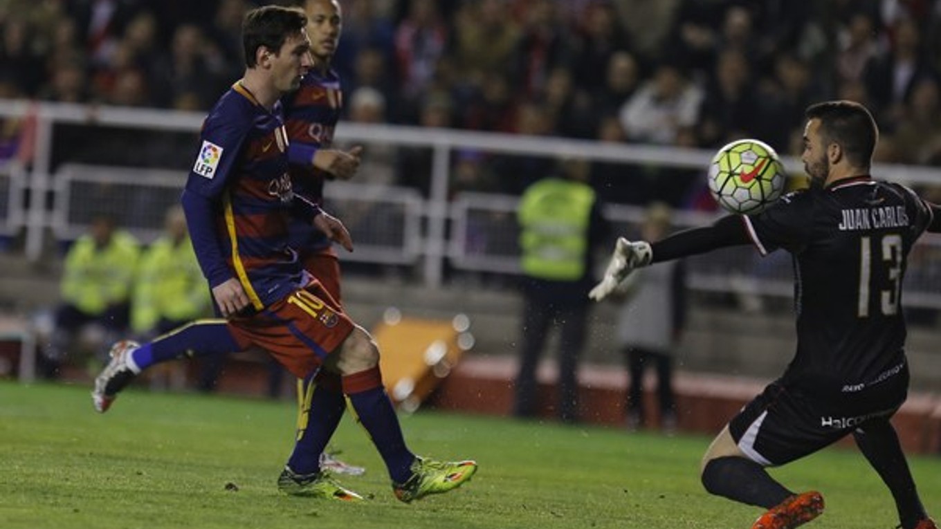 Lionel Messi prekonal brankára Juana Carlosa Martina trikrát.