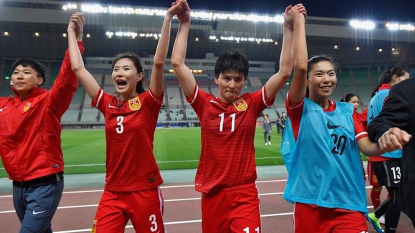 Postup na olympijský turnaj spečatený na pôde veľkého rivala z Japonska. Futbalistky Číny si užívajú zaslúžený postup.
