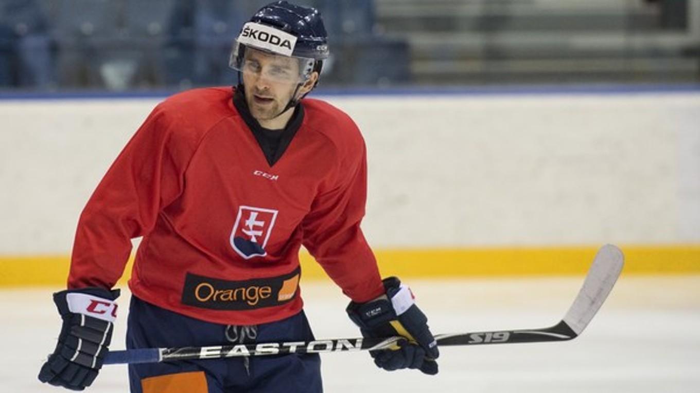 Dominik Graňák si v tomto súťažnom ročníku prvý raz oblečie národný dres. Zatiaľ v prípravnom kempe.