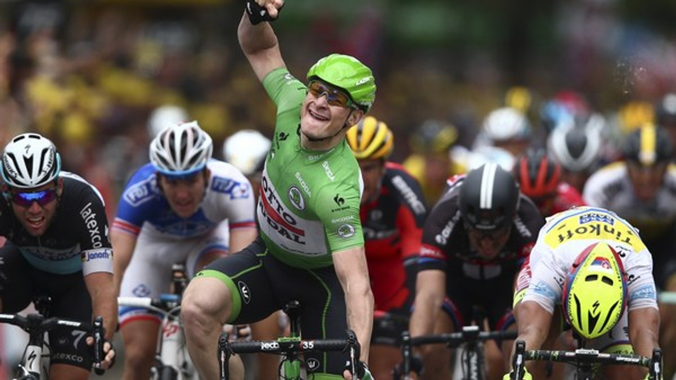 André Greipel (v zelenom) je veľkým súperom Petra Sagana. Vlani ho na Tour de France viackrát porazil.