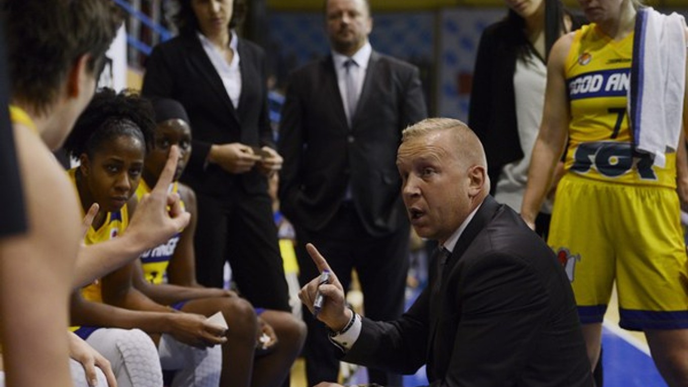 Maroš Kováčik už nie je trénerom basketbalistiek Košíc.