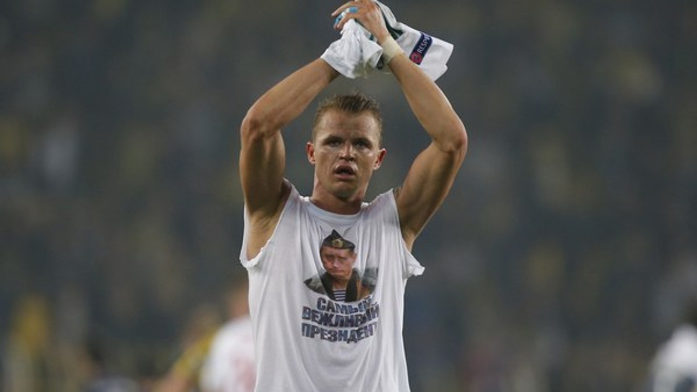 Tarasov so svojim kontroverzným tričkom.