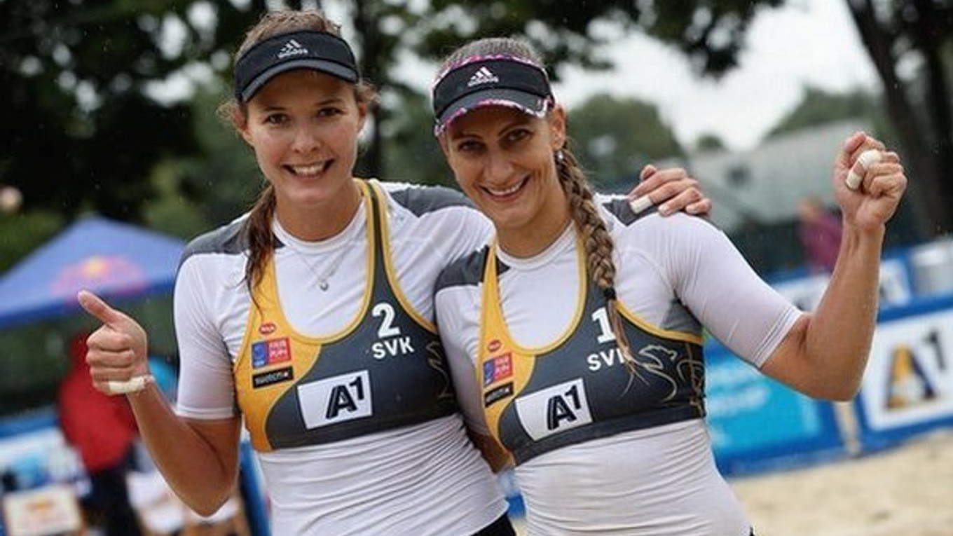 Natália Dubovcová (vľavo) a Dominika Nestarcová veria, že na olympiádu sa prebojujú.