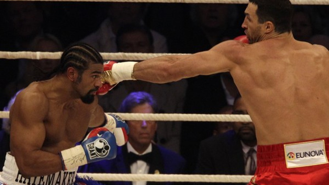David Haye (vľavo) sa v ringu stretol aj so slávnym Vladimirom Kličkom.