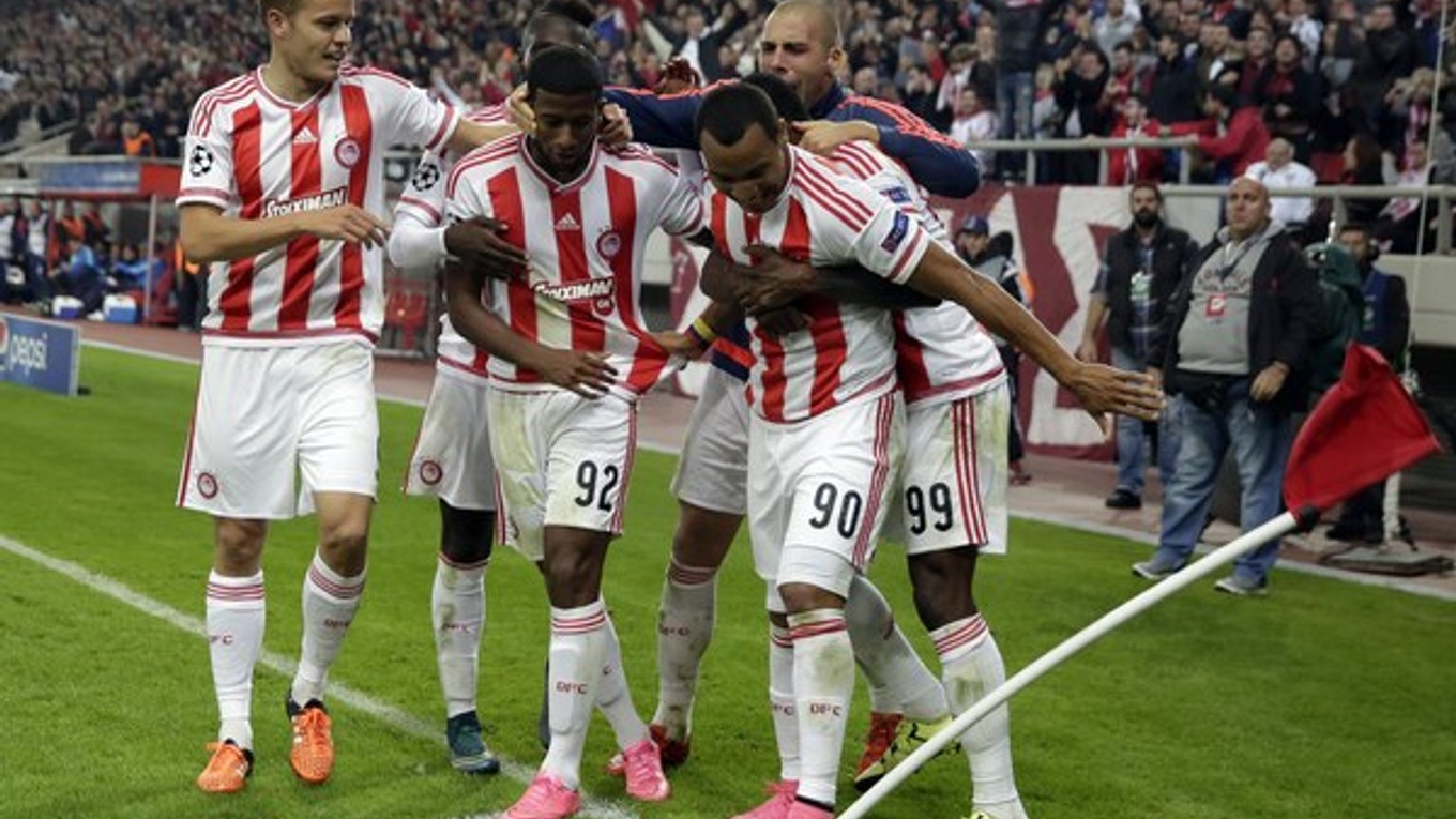 V Grécku tím z Pirea valcuje jednu prekážku za druhou.