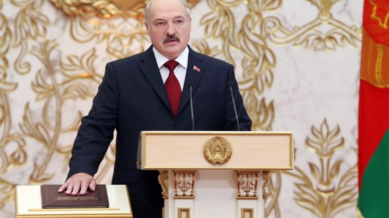 Hokej je najpopulárnejším športom bieloruskej hlavy štátu.