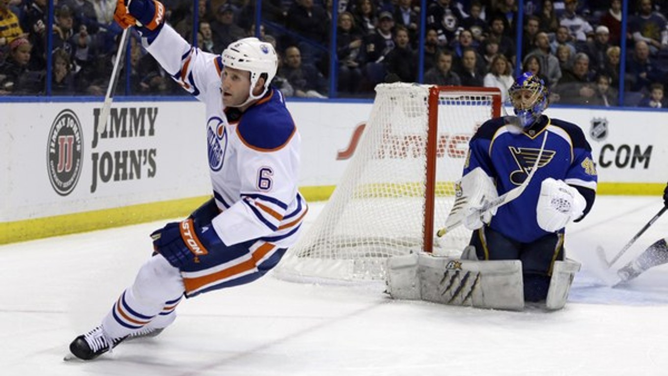 Ryan Whitney hrával v rokoch 2010-13 v Edmontone Oilers.