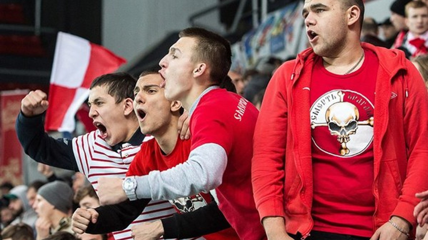 Nie všetci priaznivci slávneho klubu sú mierumilovní návštevníci hokejových štadiónov.