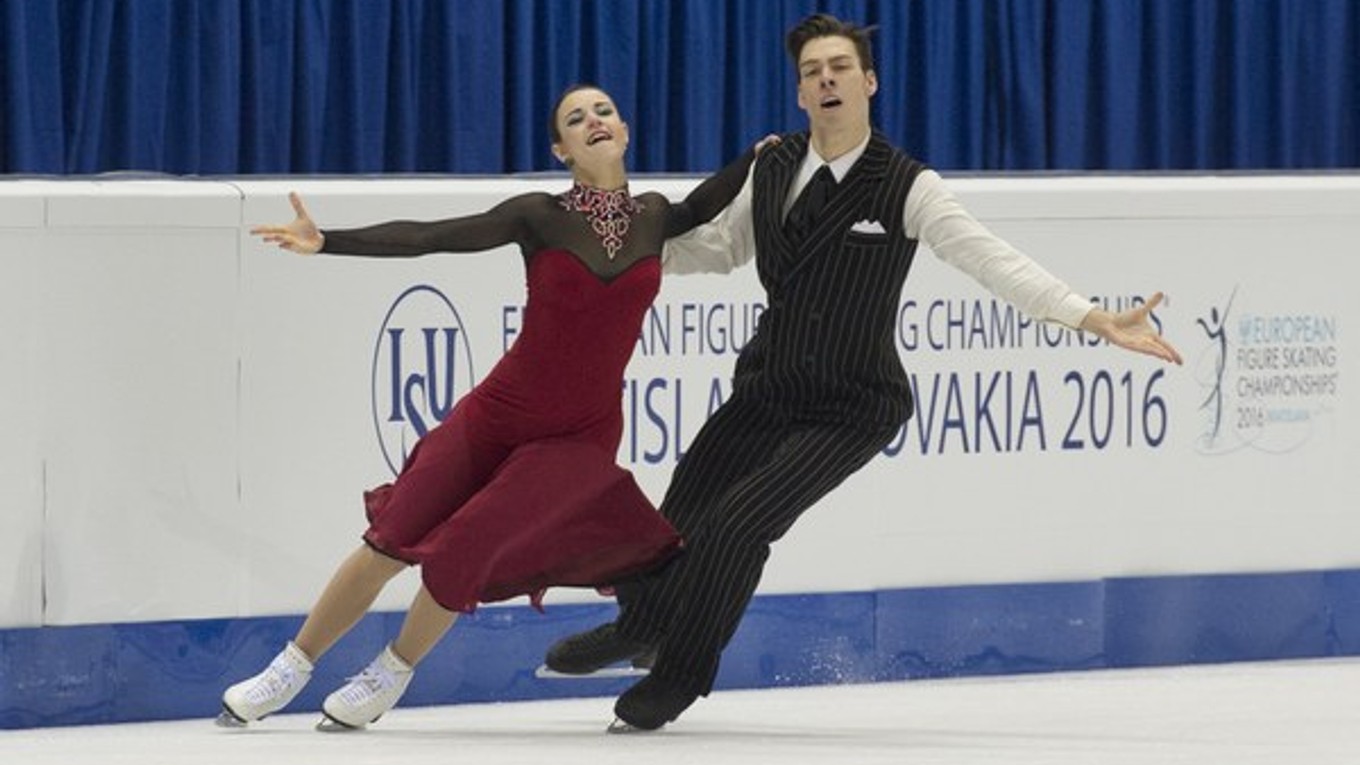 Slovenský tanečný pár Lukáš Csölley a Federica Testová počas tréningu na majstrovstvách Európy v Bratislave.