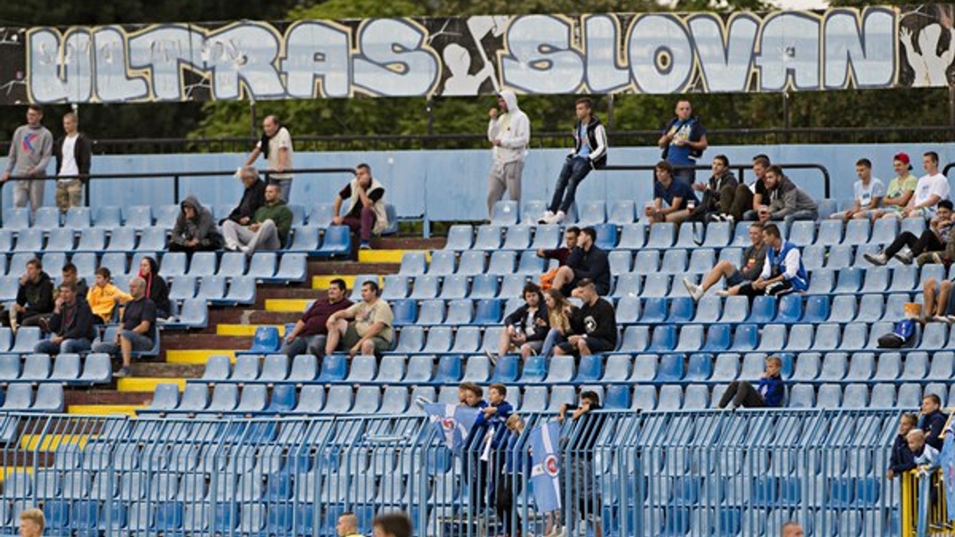 Sektor Ultras fanúšikov Slovana býval v posledných mesiacoch takmer prázdny.