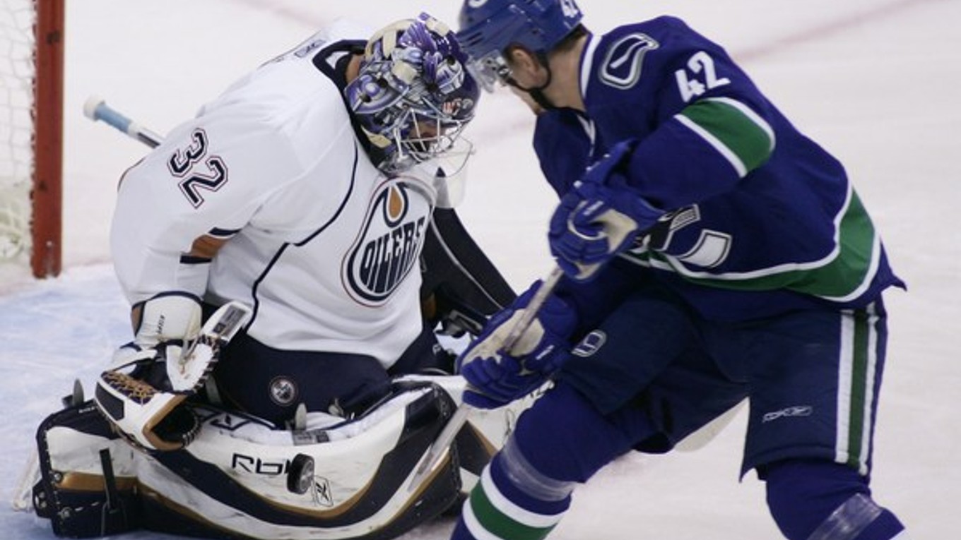 Za Vancouver Canucks odohral Balej len jediný duel v NHL.