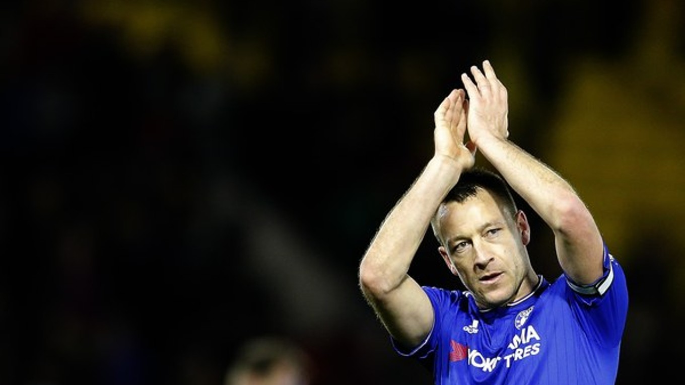 John Terry si dres Chelsea oblieka poslednú sezónu.