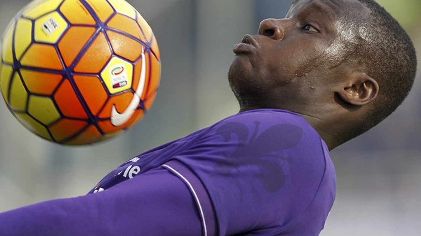 Tri body pre domácu Fiorentinu nezabezpečil ani africký útočník Khouma Babacar.