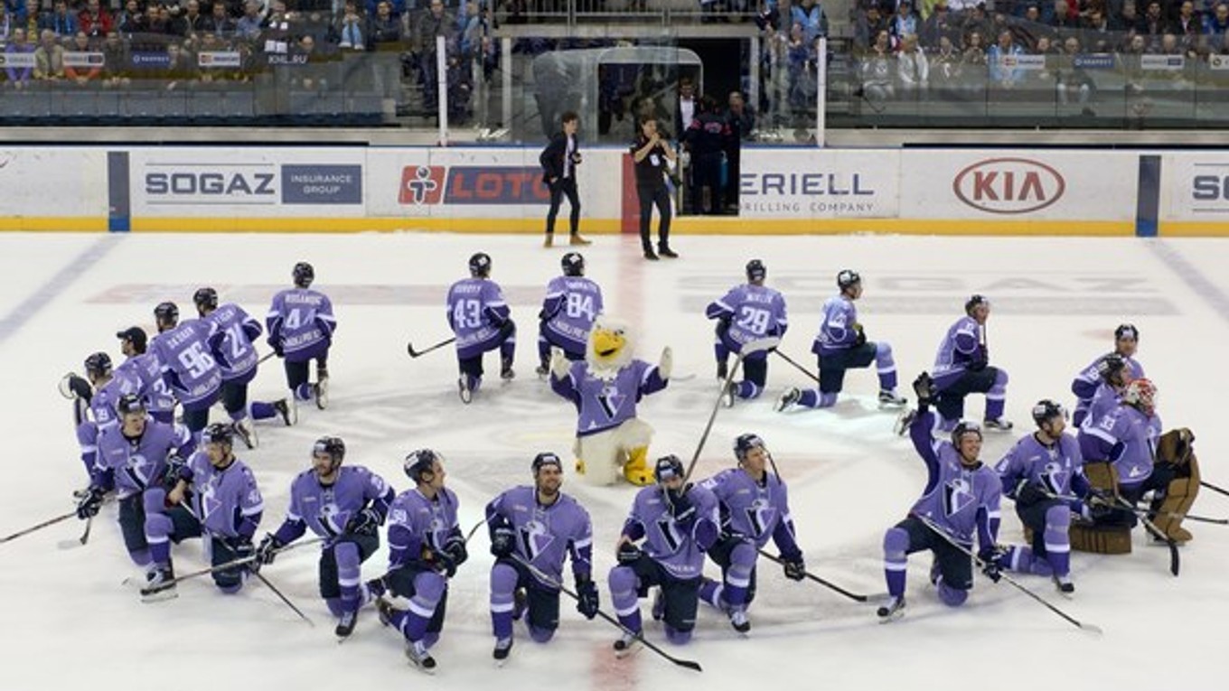 Hokejisti Slovana Bratislava postúpili do play-off KHL.
