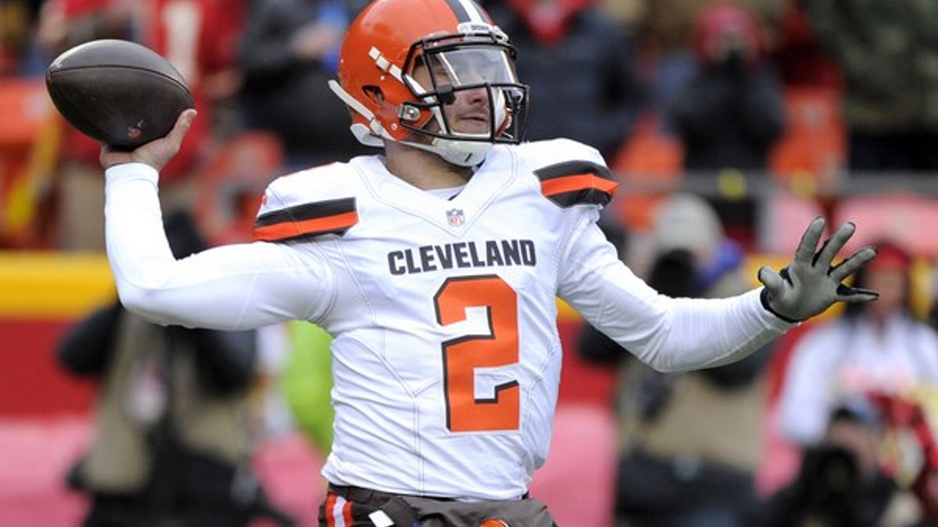 Johnnyho Manziela vyšetruje polícia okrem iného aj pre podozrenie z domáceho násilia.