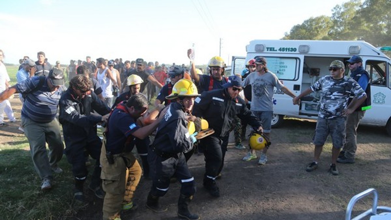 Štyria ľudia sa pri nehode čínskej pretekárky zranili ťažko.