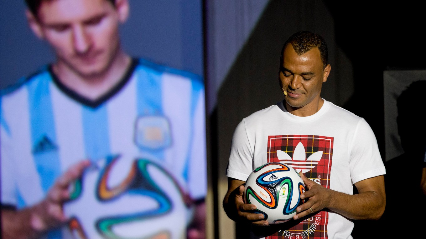 Bývalý brazílsky futbalista Cafu.