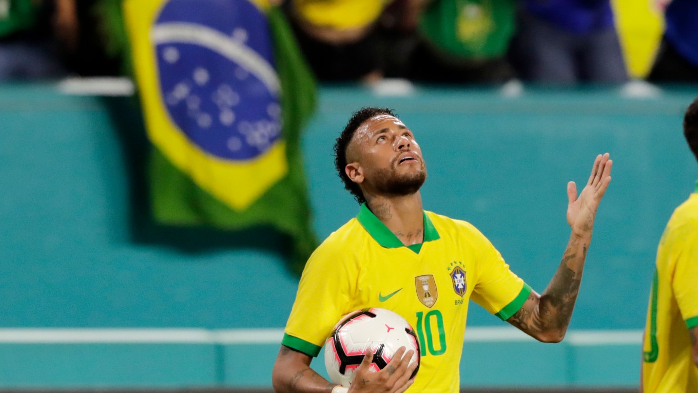 Neymar po strelenom góle v prípravnom medzištátnom zápase Brazília - Kolumbia v Miami.