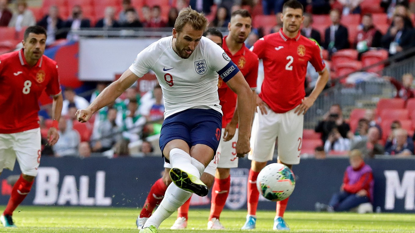 Harry Kane skóruje v zápase A-skupiny kvalifikácie na EURO 2020 Anglicko - Bulharsko.