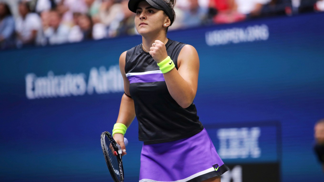 Bianca Andreescuová sa raduje vo finále US Open 2019 proti Serene Williamsovej.