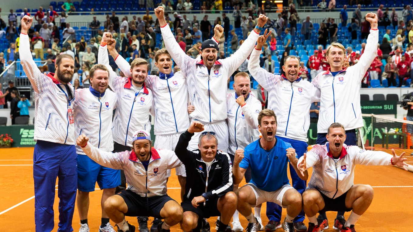 Radosť Slovákov po výhre nad Švajčiarskom v 1. skupine euro-africkej zóny Davisovho pohára 2019.