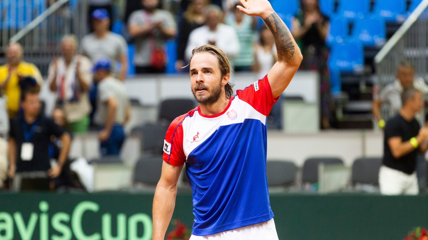 Andrej Martin po výhre nad Henrim Laaksonenom v dueli Davisovho pohára medzi Slovenskom a Švajčiarsko.