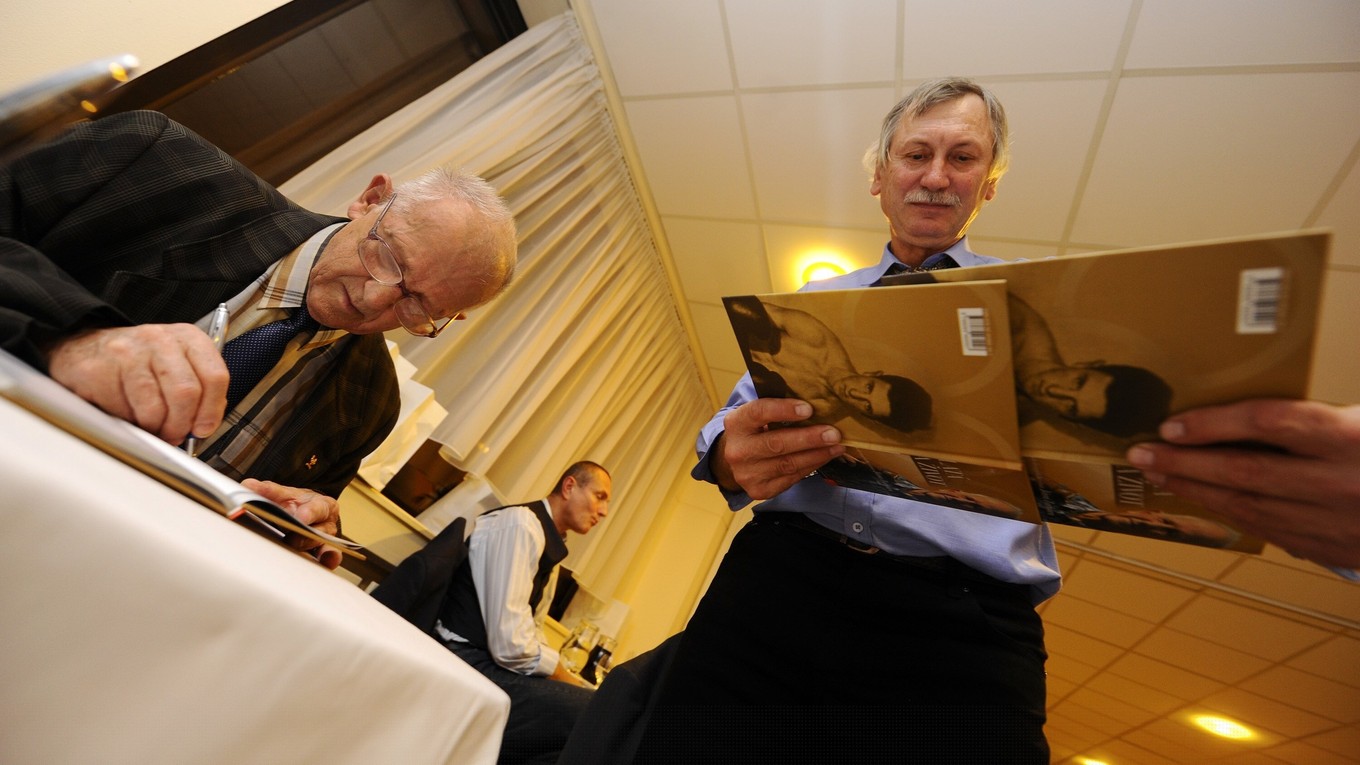 Štefan Pipa (vpravo) a boxerista Ján Zachara.