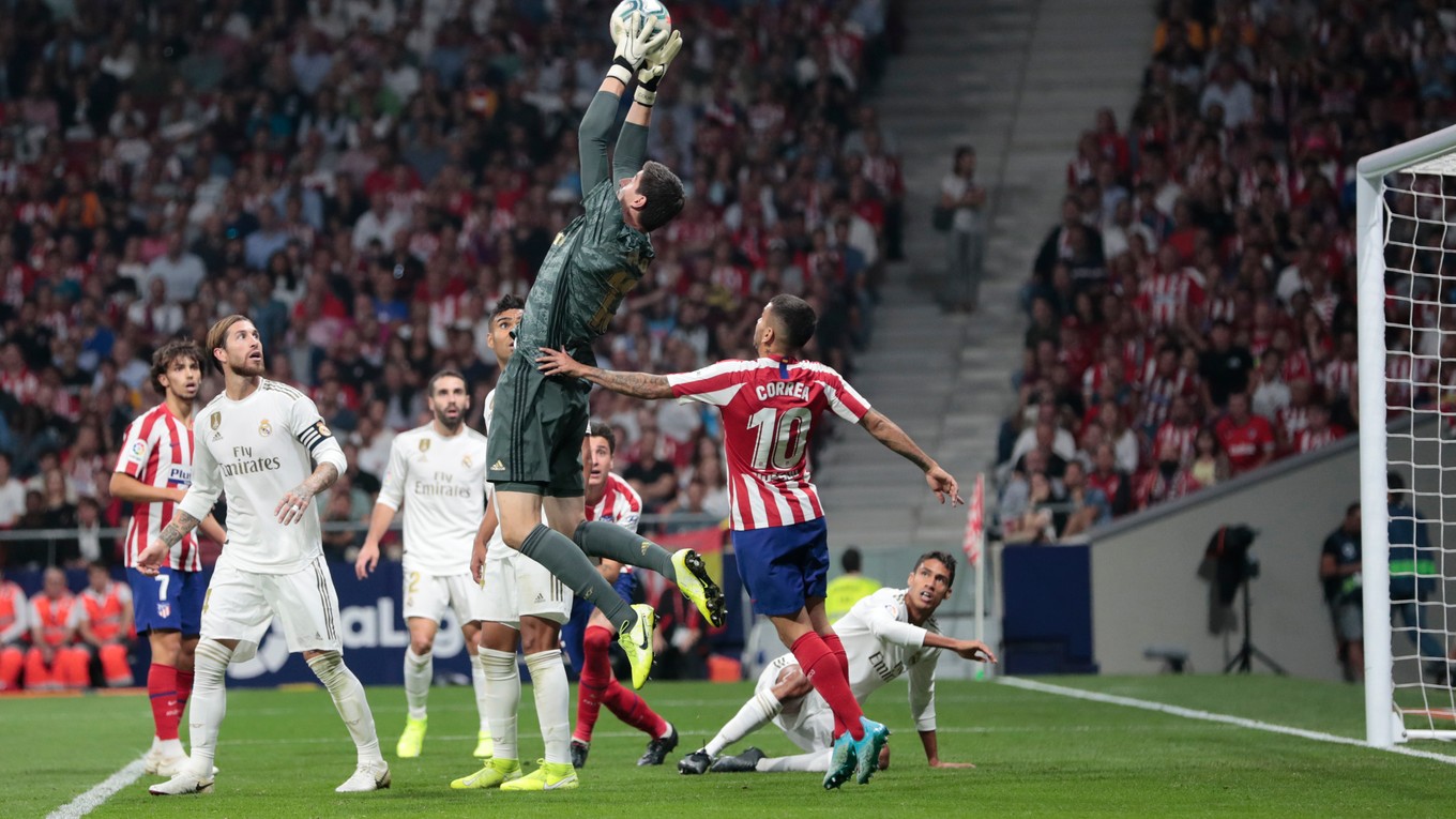Thibaut Courtois v zápase Atlético Madrid - Real Madrid.