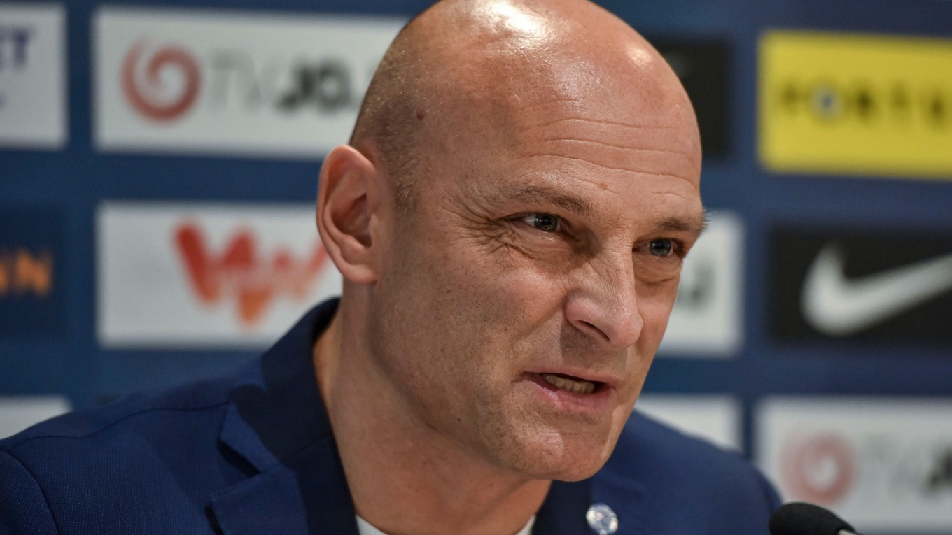 Tréner slovenskej futbalovej reprezentácie do 21 rokov Adrián Guľa.
