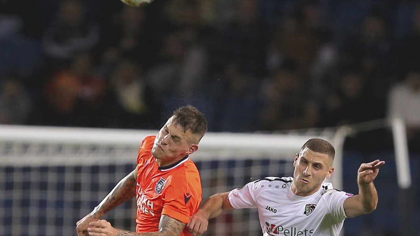 Martin Škrtel (vľavo) v drese Istanbul Basaksehir.